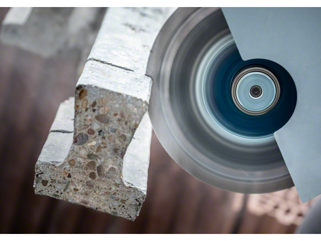 Diamantna rezalna plošča Bosch EXPERT MultiMaterial, Dimenzije: 115x22,23x2,2x12mm, 2608900659